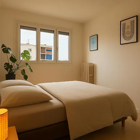 Avec Terrasse Apartment *